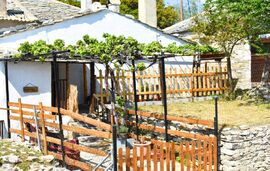 Kastro's View House, Kastro