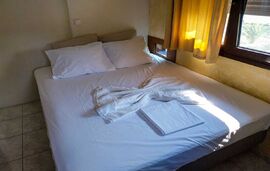 Jamaica View Apartments, Vourvourou, Sithonia, 5 Bed Apartment, Diaporos