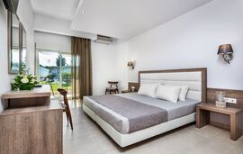 Iris Hotel, Siviri, Kassandra