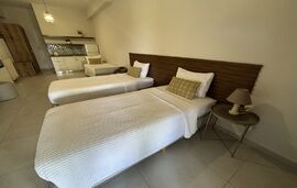 Katerina Pansion, Ouranoupolis, Athos