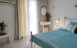 Katerina Pansion, Ouranoupolis, Athos