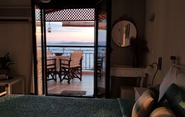 Katerina Pansion, Ouranoupolis, Athos