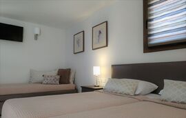 Katerina Pansion, Ouranoupolis, Athos