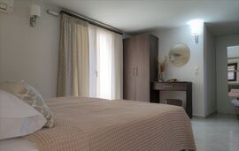 Katerina Pansion, Ouranoupolis, Athos