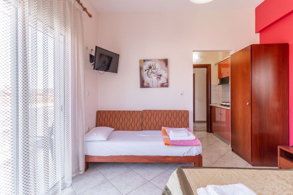 Iliadis House, Sarti, Sithonia, 3 Bed Studio No. 9