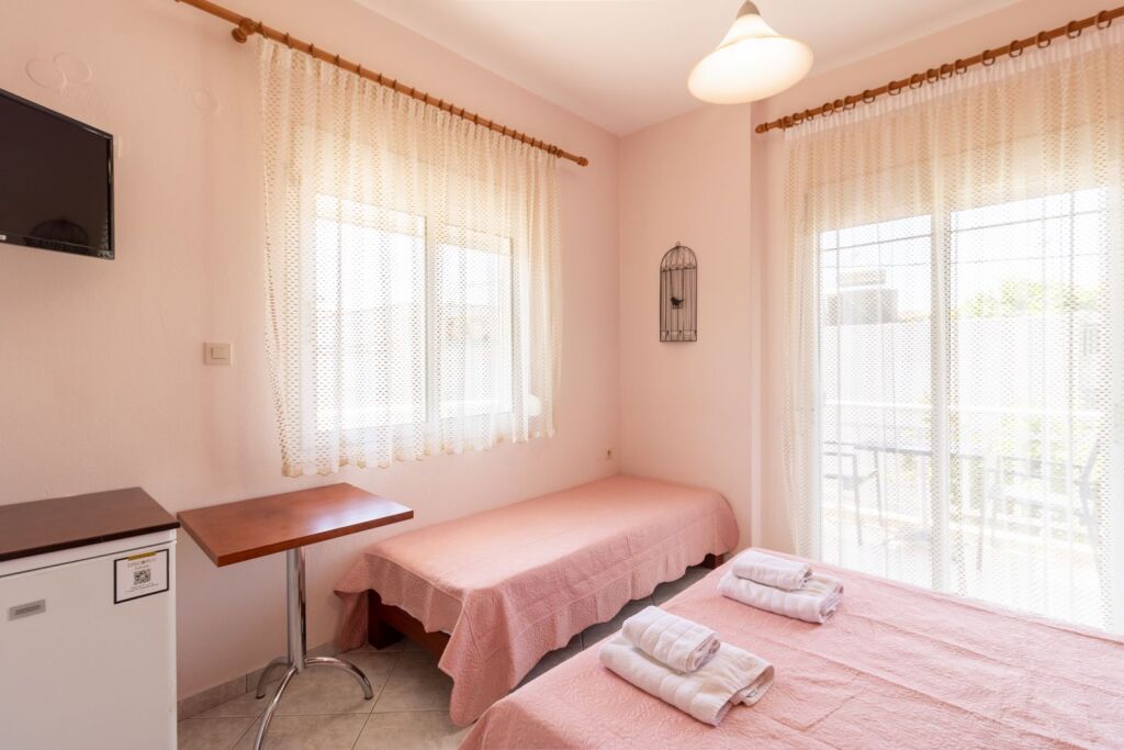 Iliadis House, Sarti, Sithonia, 3 Bed Studio No. 10