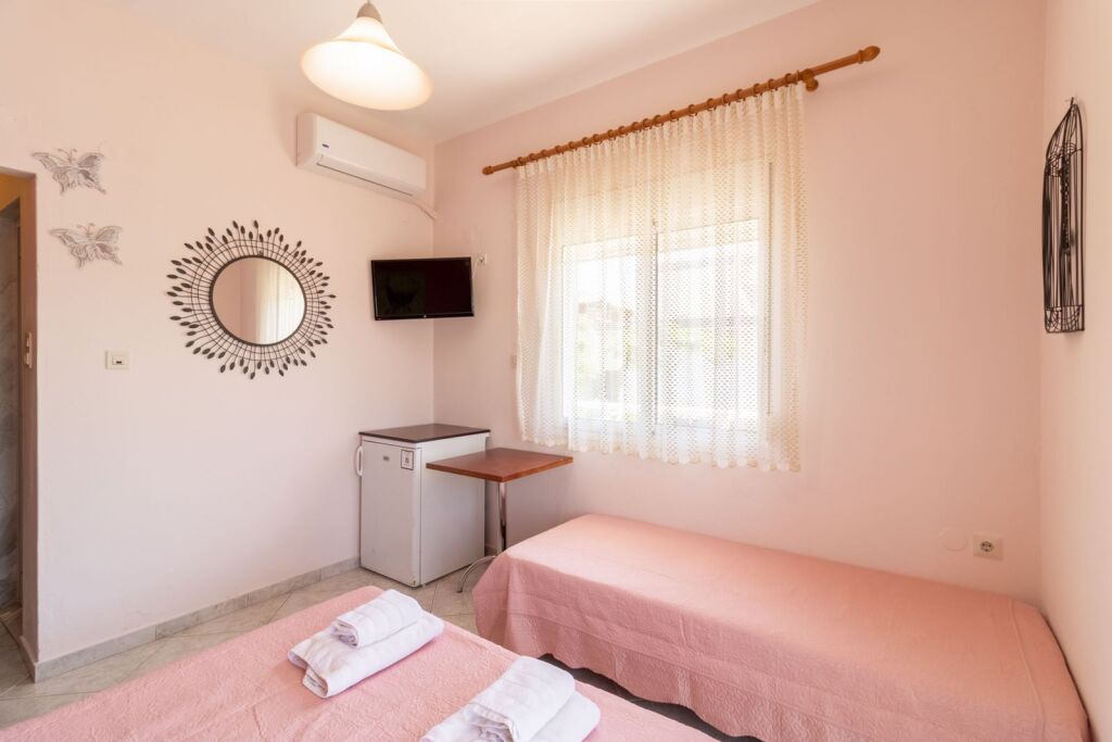Iliadis House, Sarti, Sithonia, 3 Bed Studio No. 10
