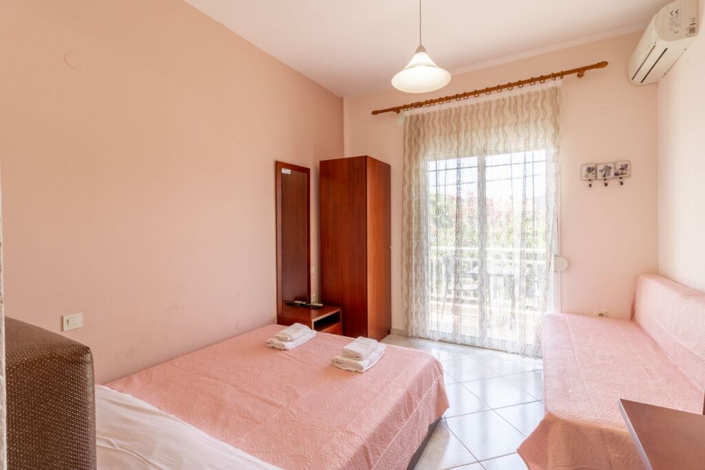 Iliadis House, Sarti, Sithonia, 3 Bed Studio No. 12