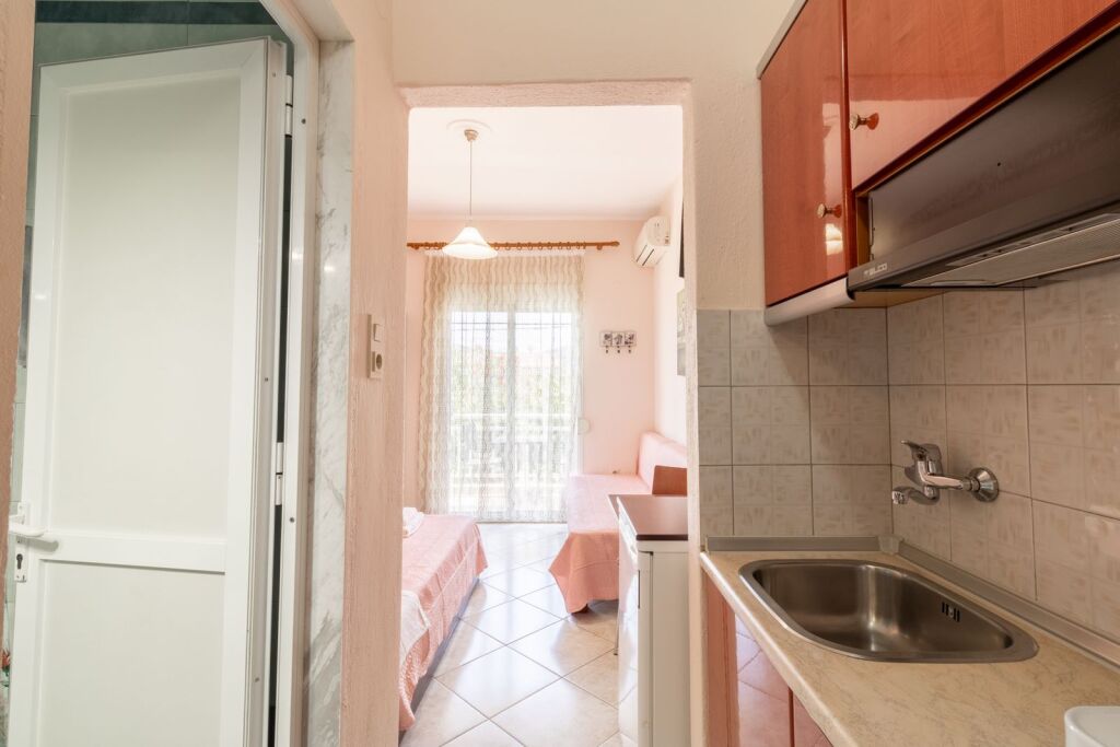 Iliadis House, Sarti, Sithonia, 3 Bed Studio No. 12