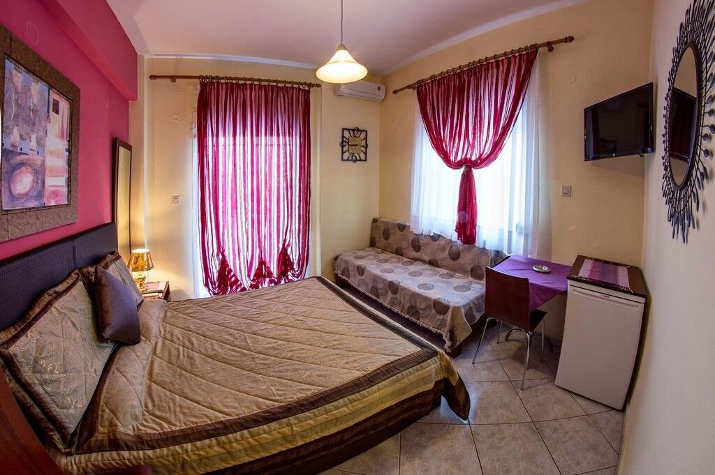 Iliadis House, Sarti, Sithonia, 3 Bed Studio No. 18