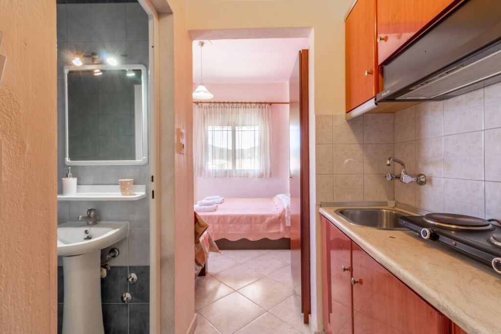 Iliadis House, Sarti, Sithonia, 3 Bed Studio No. 1