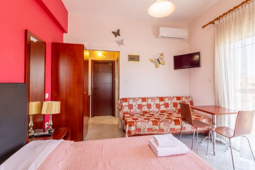 Iliadis House, Sarti, Sithonia, 3 Bed Studio No. 1