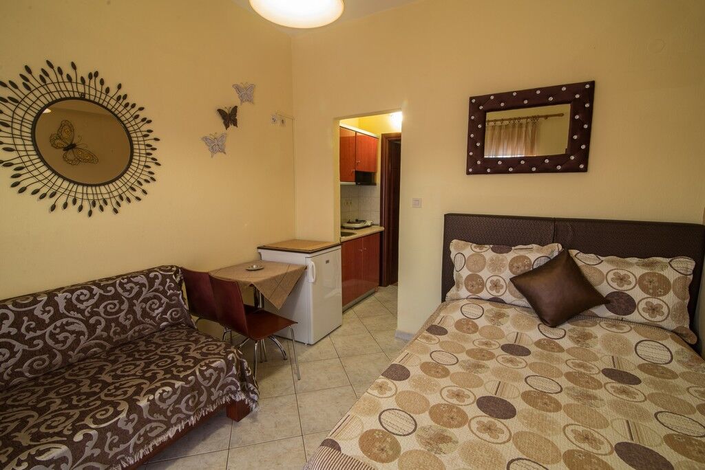 Iliadis House, Sarti, Sithonia, 3 Bed Studio No. 3