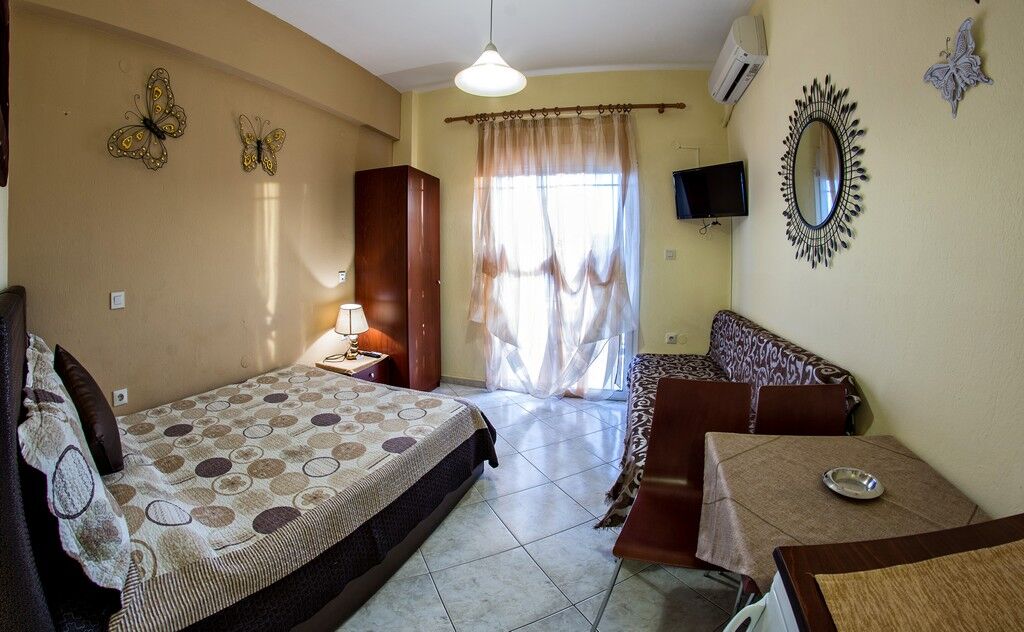 Iliadis House, Sarti, Sithonia, 3 Bed Studio No. 3