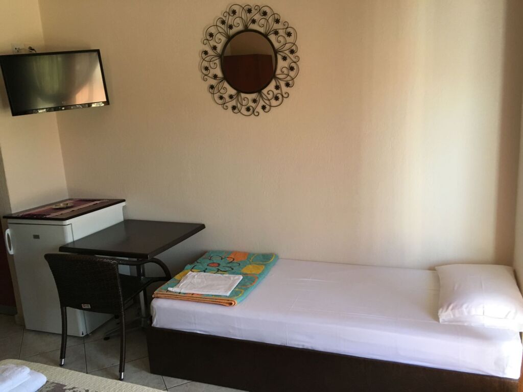 Iliadis House, Sarti, Sithonia, 3 Bed Studio No. 4