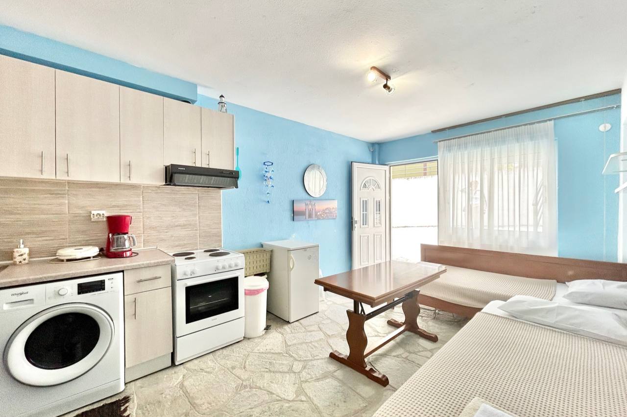 Alex Studio, Siviri, Kassandra