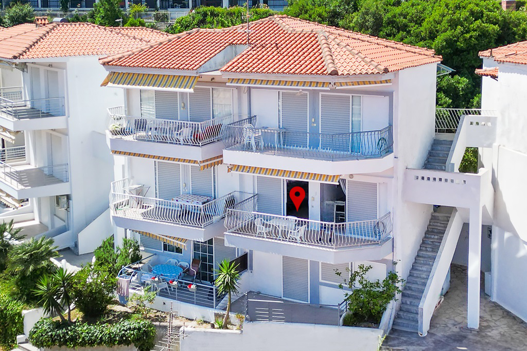 Blue Sky Apartment, Polychrono,