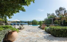 Giorgos Villa, Kassiopi, Corfu