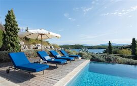 Giorgos Villa, Kassiopi, Corfu