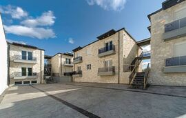 Kira Studio, Hanioti, Kassandra