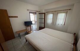 Kaliopi Villa, Nikiti, Sithonia, 3 Bed Apartment, No. 2