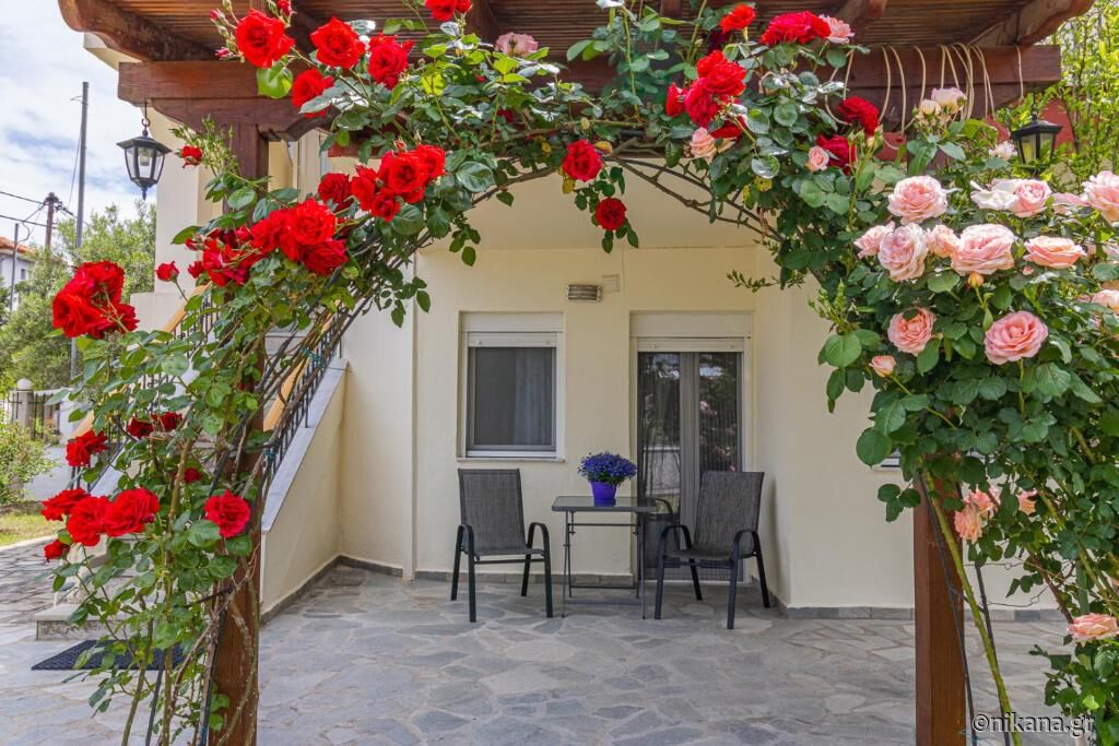 Chrysiis Apartments, Nikiti