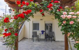 Chrysiis Apartments, Nikiti