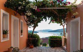 San Lazzaro Sea View Apartments, Nidri, Lefkada