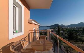 San Lazzaro Sea View Apartments, Nidri, Lefkada