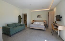 Stella Villa, Potos, Thassos, 4 Bed Studio, No.12