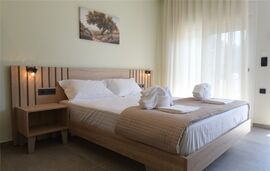 Stella Villa, Potos, Thassos, 4 Bed Studio, No.11