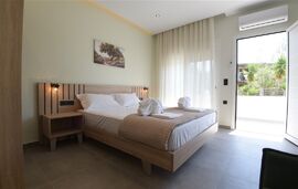 Stella Villa, Potos, Thassos, 4 Bed Studio, No.11