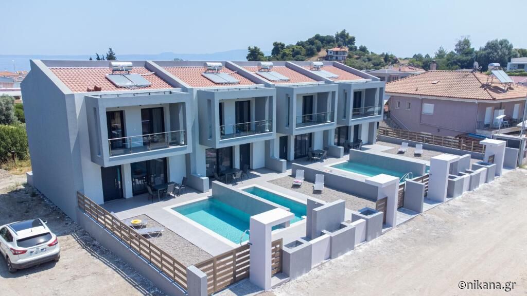 DaMa Maisonettes, Polichrono, Kassandra