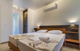 DaMa Maisonettes, Polichrono, Kassandra