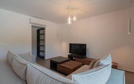 DaMa Maisonettes, Polichrono, Kassandra