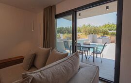 DaMa Maisonettes, Polichrono, Kassandra