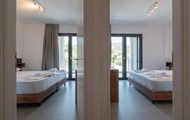 DaMa Maisonettes, Polichrono, Kassandra