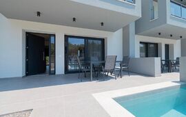 DaMa Maisonettes, Polichrono, Kassandra