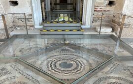 Manastir Zigos (Frangokastro) na Atosu - poznat po podnim mozaicima u vizantijskom stilu