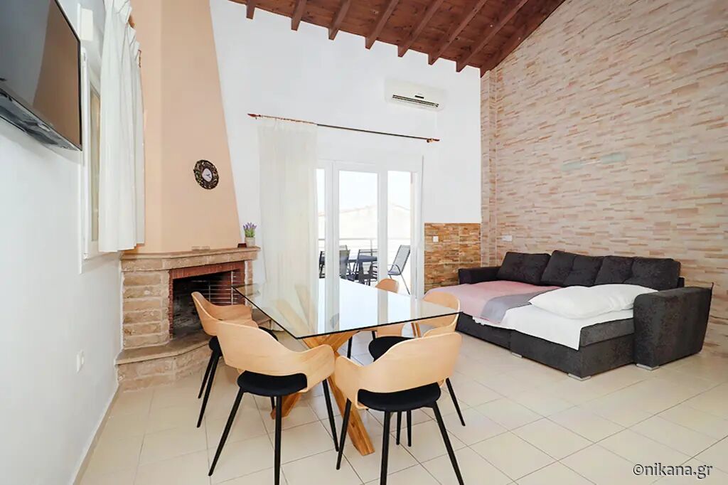 Silvia House, Polichrono, Kassandra