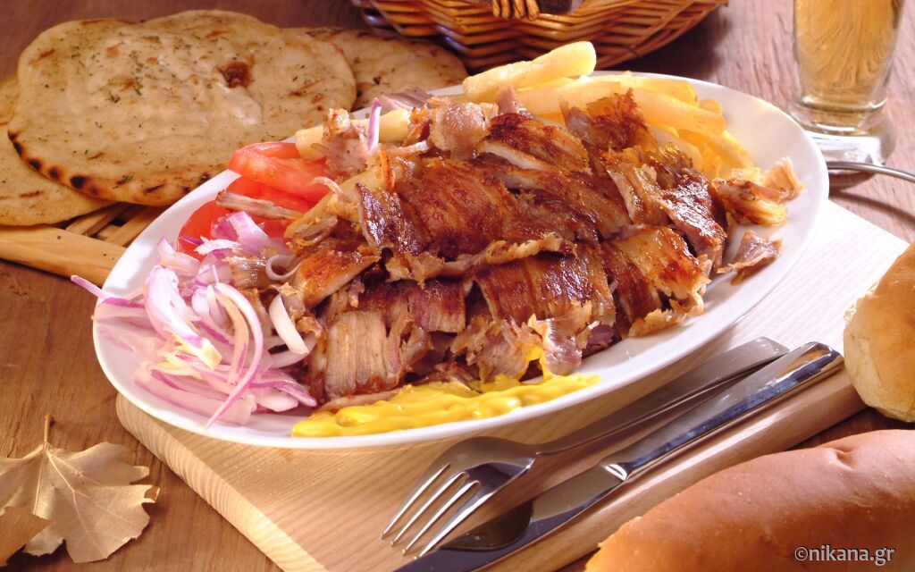 Božićna trpeza u Grčkoj – tradicionalna jela, kolači i praznični običaji