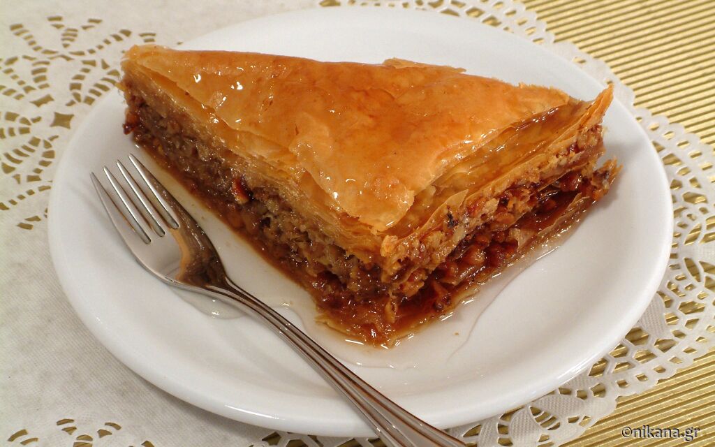 Božićna trpeza u Grčkoj – tradicionalna jela, kolači i praznični običaji