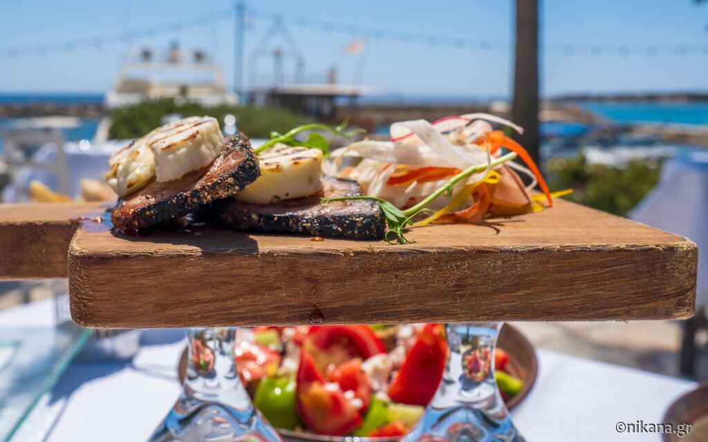 Božićna trpeza u Grčkoj – tradicionalna jela, kolači i praznični običaji