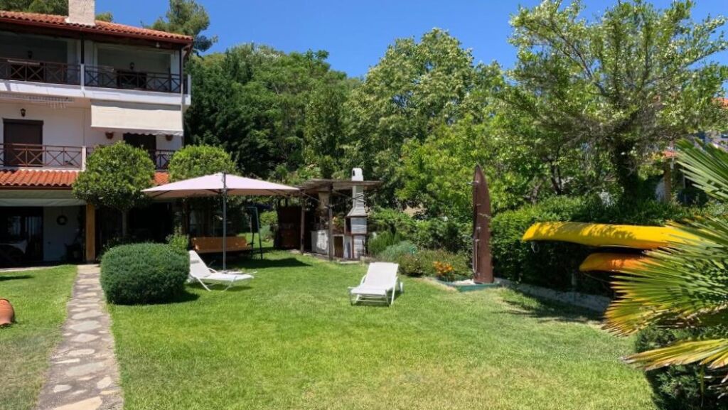 Dream View Livari Beachfront Apartment, Vourvourou, Sithonia