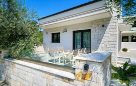 Ilias Suites, Skala Potamia, Thassos, 6 Bed Apartment, Two-Level, Standard