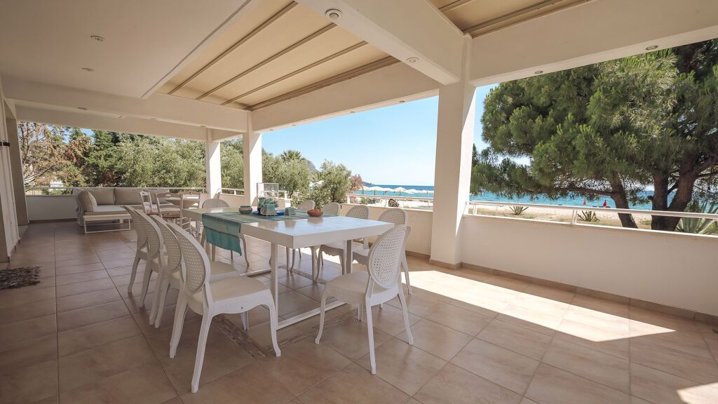Proteus Beachfront Villa, Toroni, Sithonia