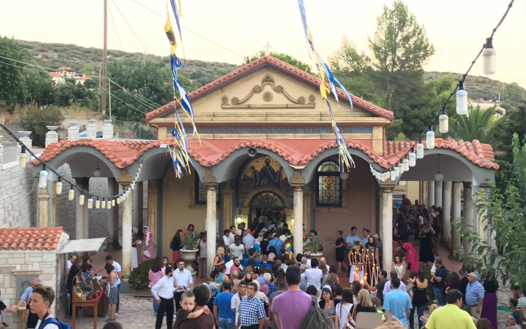 Svete zmije  "Agiofide" se pojavljuju u crkvi Panagia Fidousa u selu Markopouli