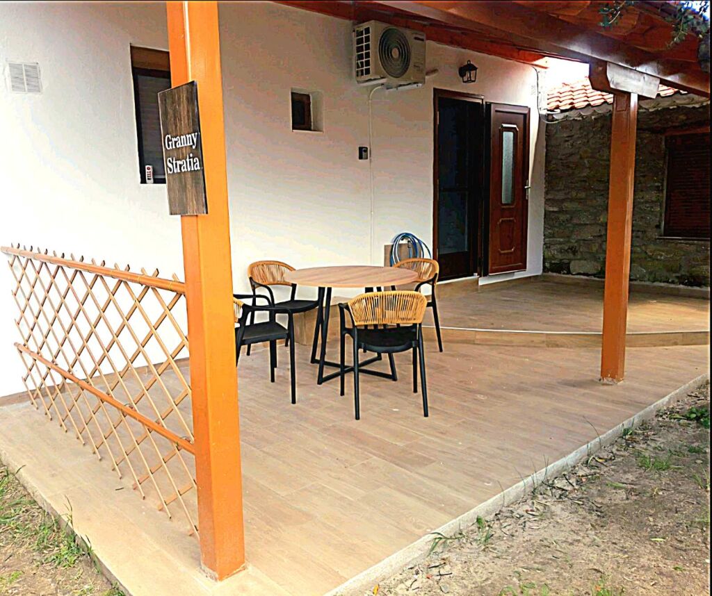 Granny Stratia Studio, Tristinika, Sithonia