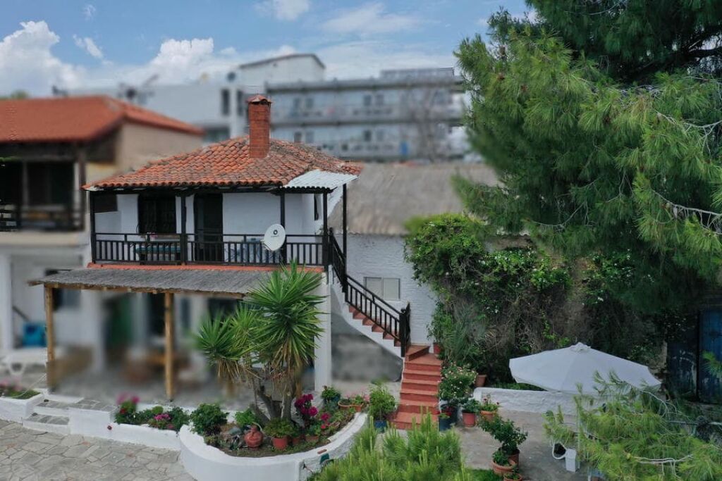 By The Beach House, Metamorfosi, Sithonia