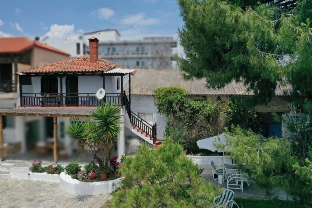 By The Beach House, Metamorfosi, Sithonia